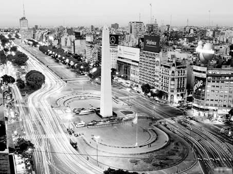 布宜诺斯艾利斯七九大道上的方尖碑.jpg